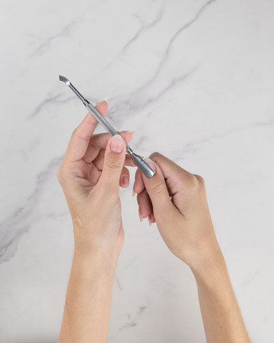 Step 3: skub neglebånd tilbage